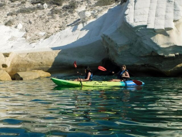 Explore Cyprus by Sea kayak, experiences by Sea Kayak Cyprus -> link in our bio 🤙😎🌊🚣‍♀️☀️ #seakayakcyprus #seakayaking #seakayakingcyprus #experiencemore #experiencecyprus #visitcyprus #limassol #cyprus #ecotours #sustainabletravel #whiterocks #oceankayaks