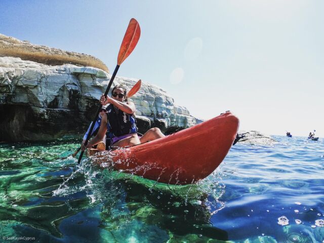 Two different colors of the sea in one photo 🚣‍♀️☀️🌈🌊 nature never cease to amaze us 😎 #seakayakcyprus #seakayaking #seakaykingcyprus #experiencemore #ecotours #visitcyprus #limassol #cyprus #oceankayaks #cypruskayak